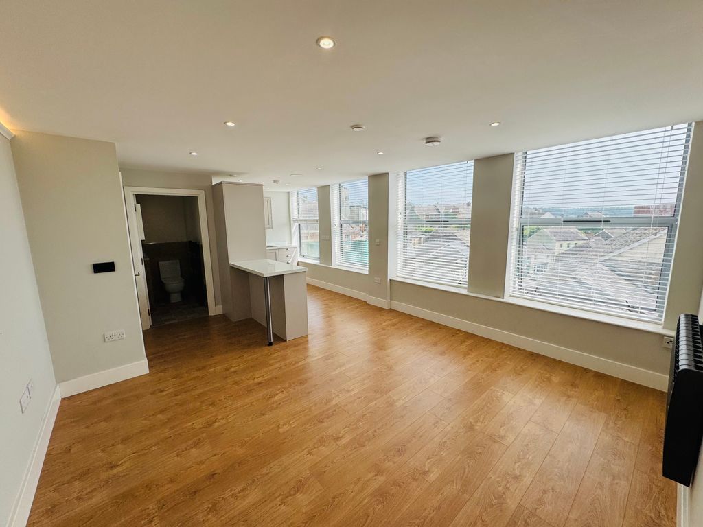 Property photo 3 of 13