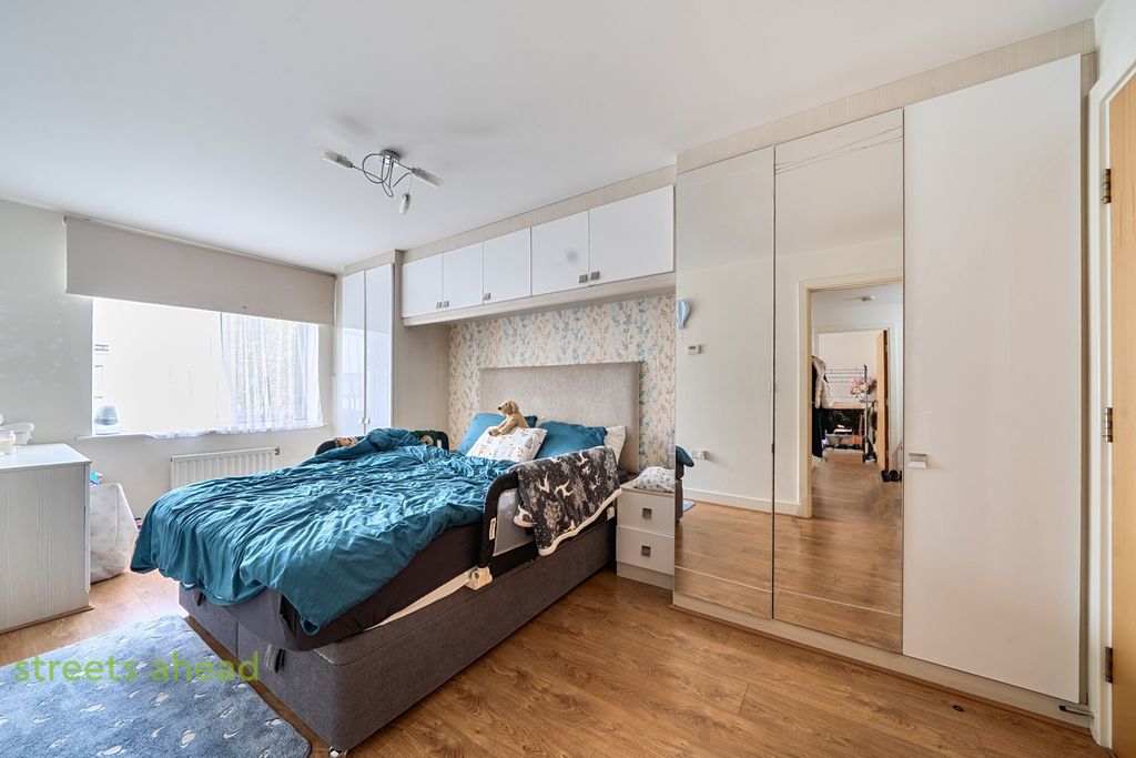 Property photo 2 of 14 A67F4Ed1-F4E2-4F5...