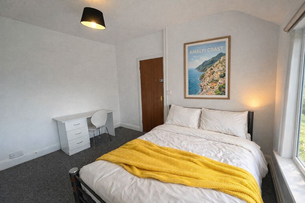 Property photo 3 of 9 Photo 10