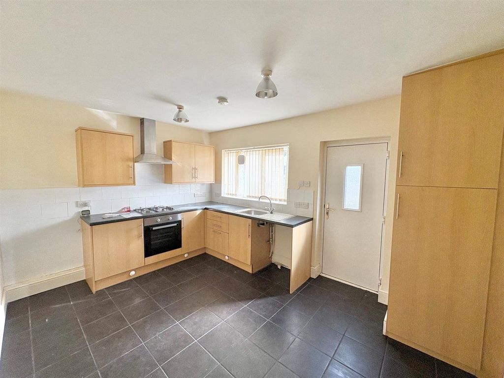 Property photo 3 of 6 Kitchen.Jpg