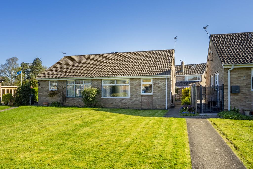 Property photo 1 of 14 Front (Exterior)