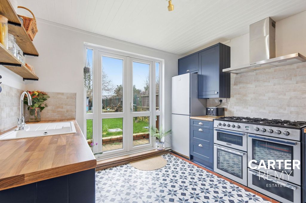 Property photo 3 of 22