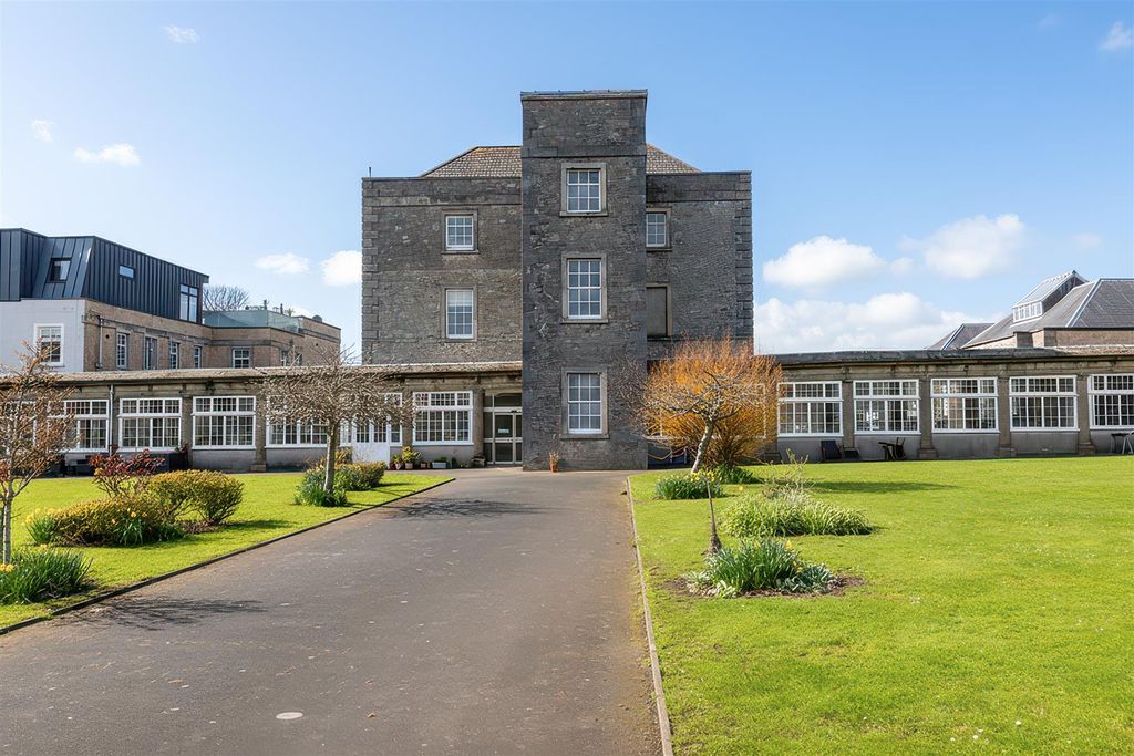 Property photo 1 of 20 Front Exterior