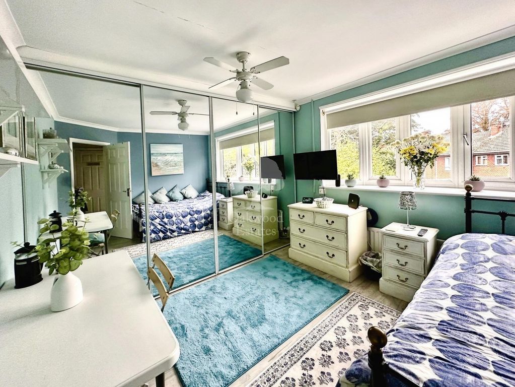 Property photo 2 of 6