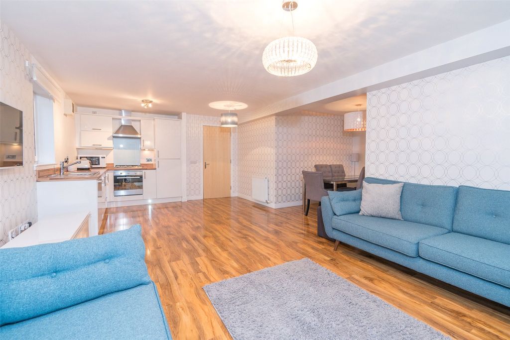Property photo 1 of 11 Lounge/Kitchen
