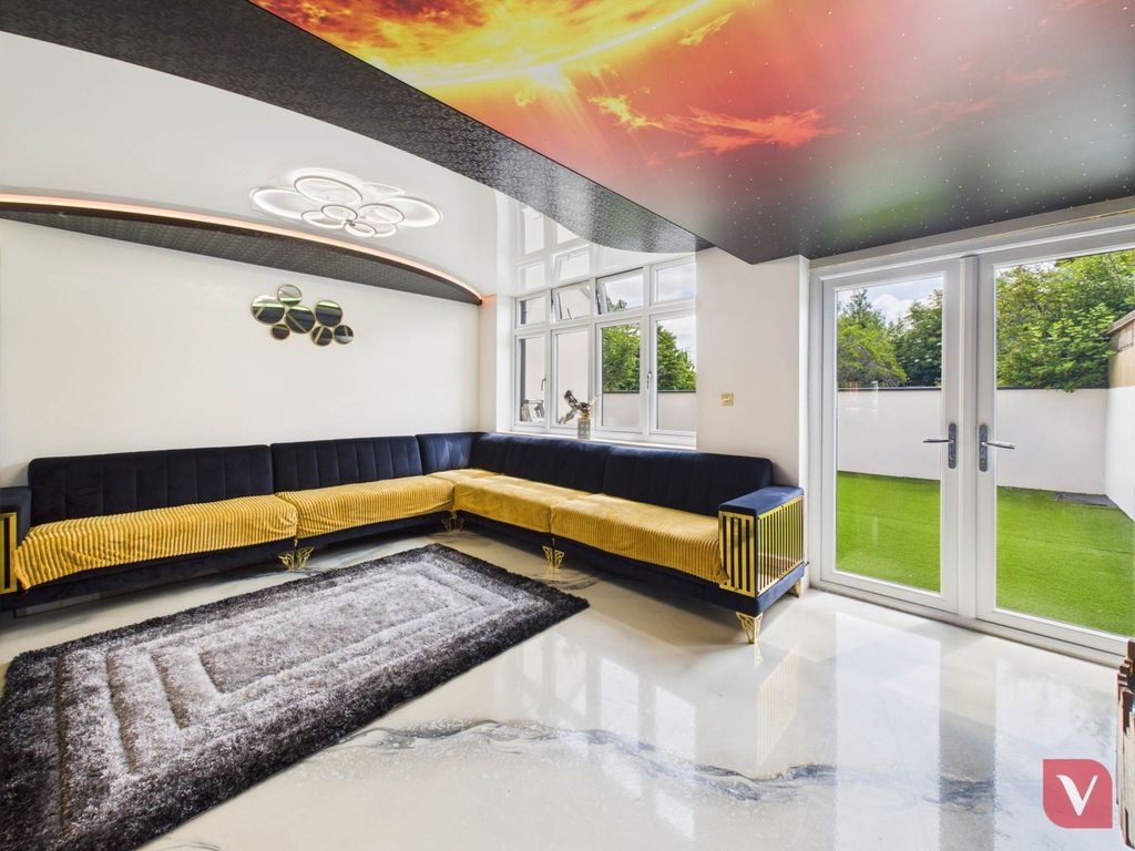 Property photo 2 of 23