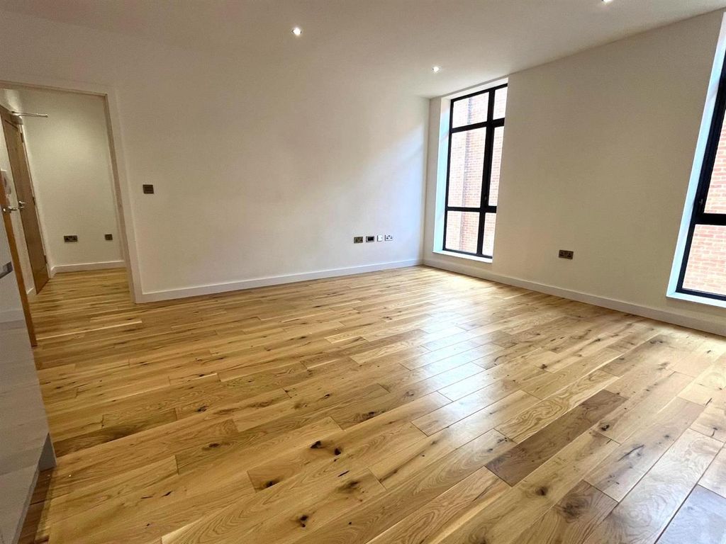 Property photo 3 of 9 Liv Rm.Jpg