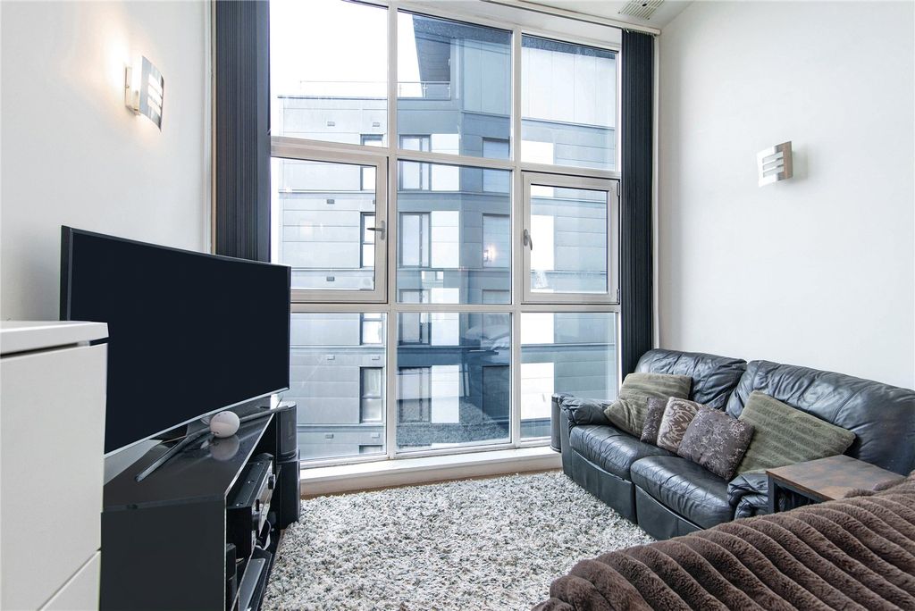 Property photo 2 of 6 Reception