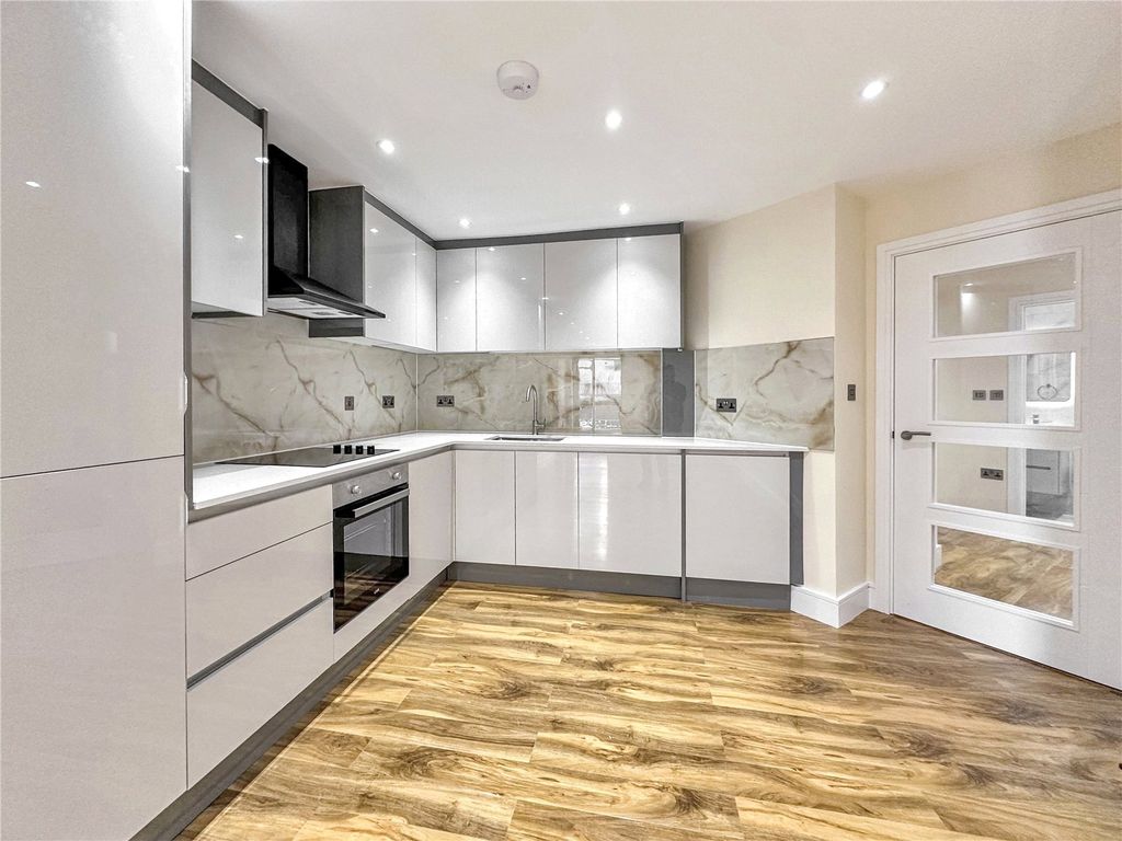 Property photo 2 of 9 Picture No. 19