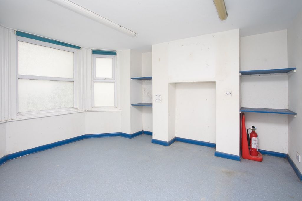 Property photo 3 of 21 Picture No. 03