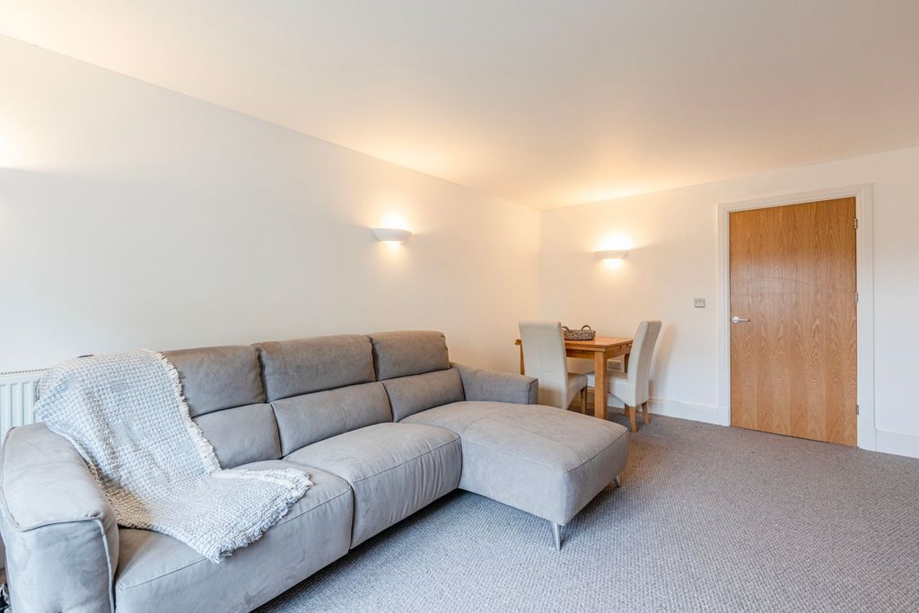 Property photo 2 of 16 Picture No. 17