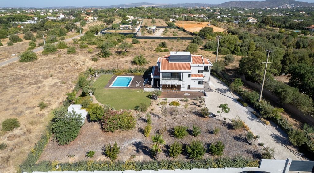Property photo 1 of 33