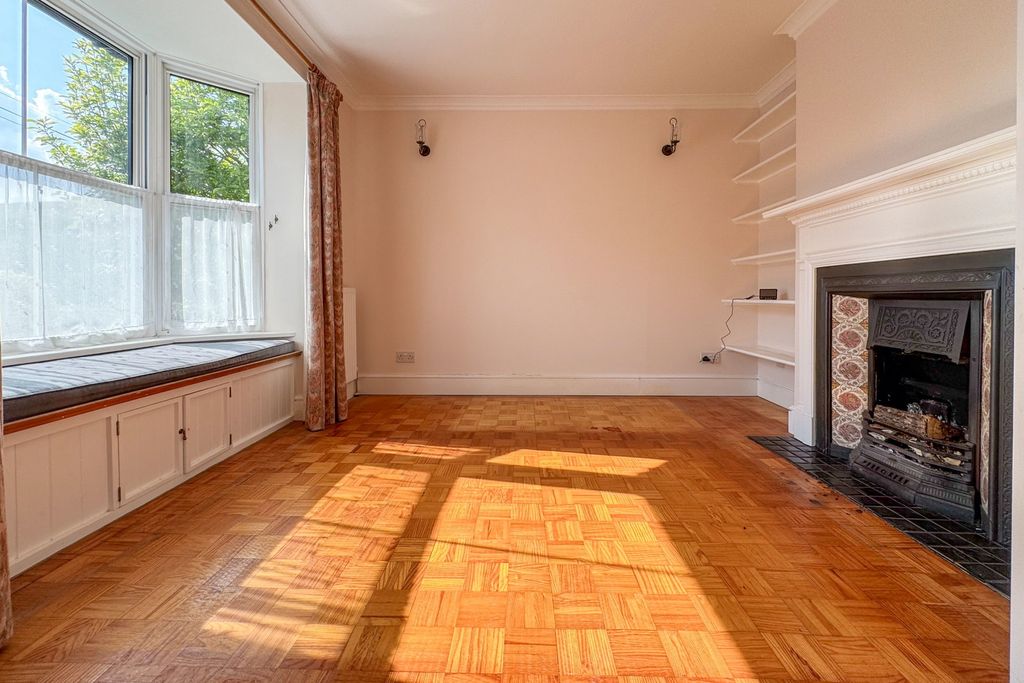 Property photo 3 of 16