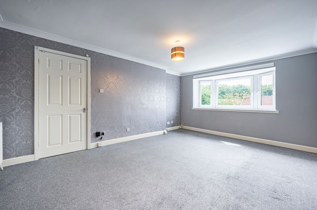 Property photo 2 of 25