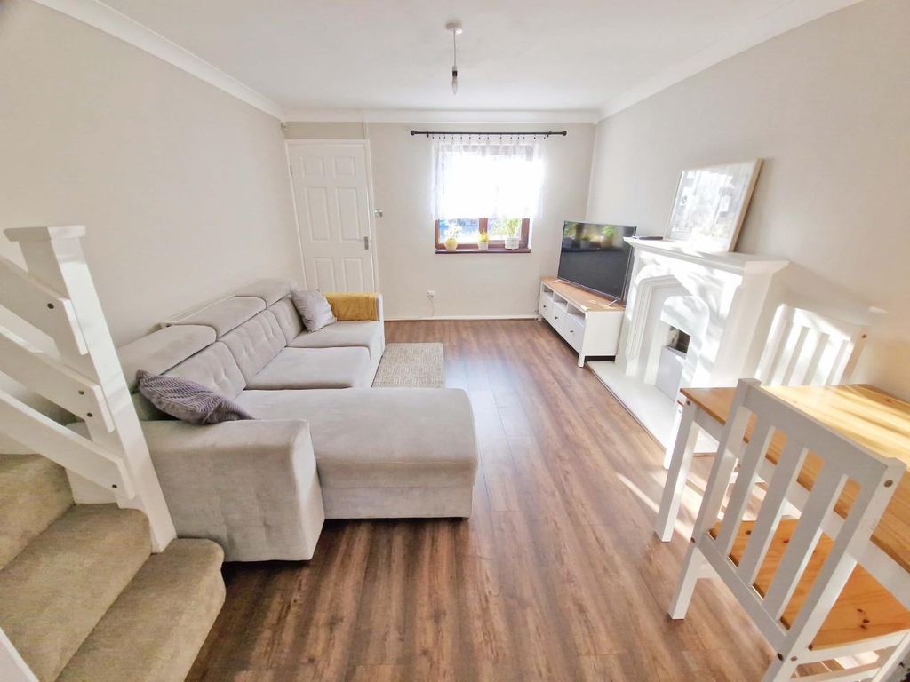 Property photo 3 of 28 Lounge3.Jpg