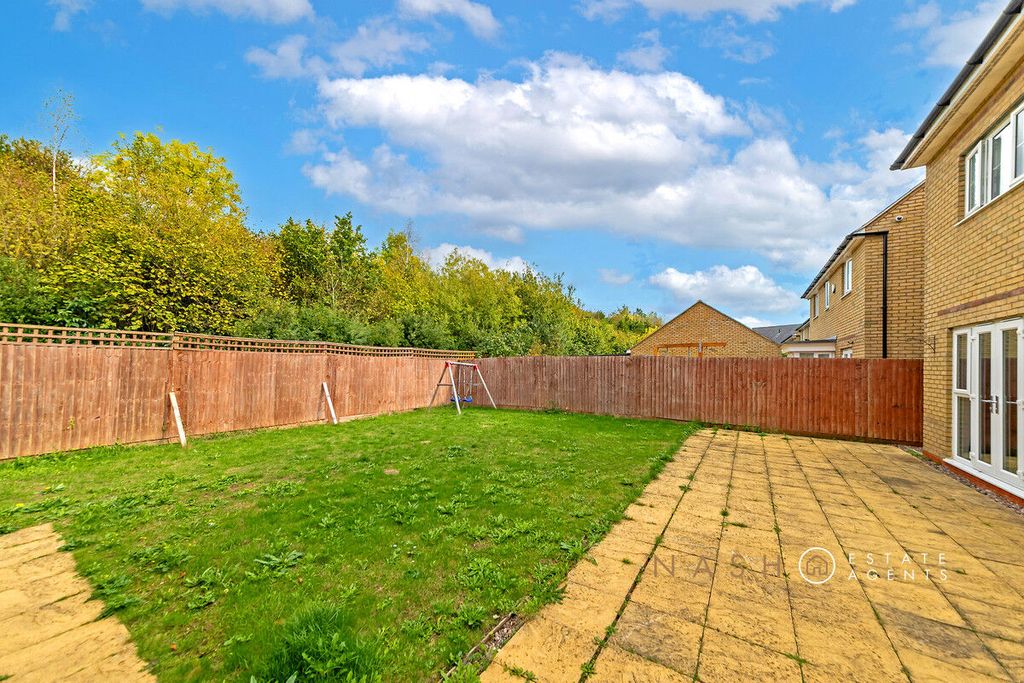 Property photo 2 of 27