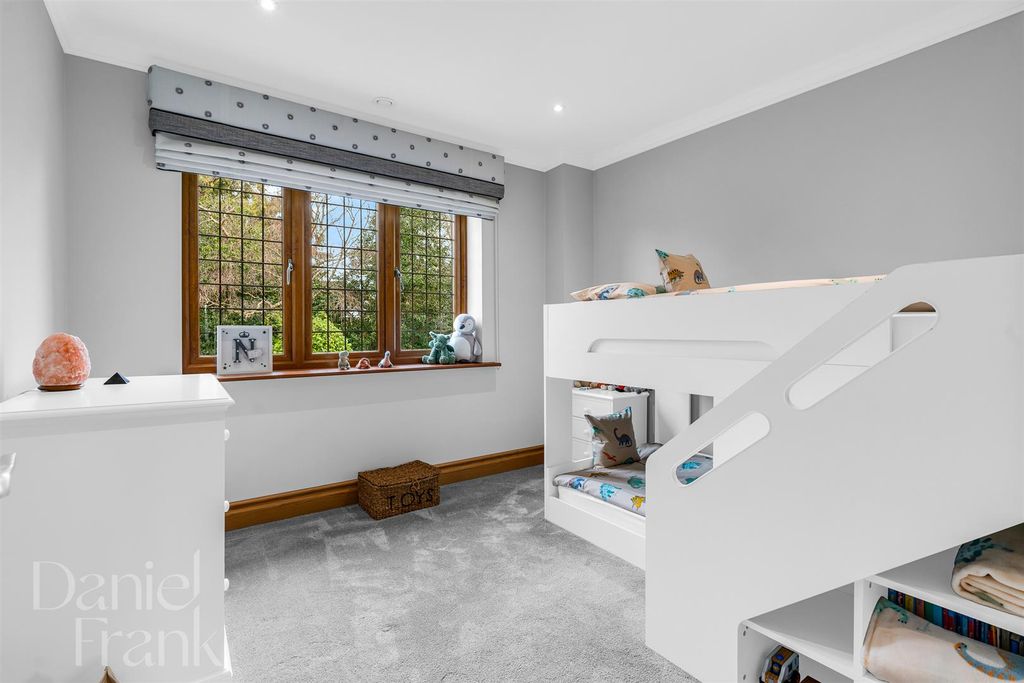 Additional image 33 of 5 bed detached house for saleWest View, Loughton IG10