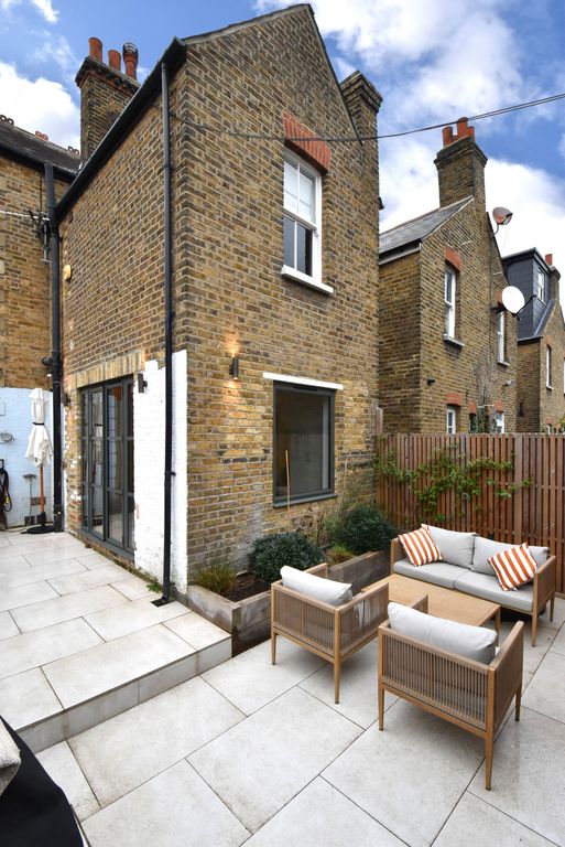 Property photo 1 of 19