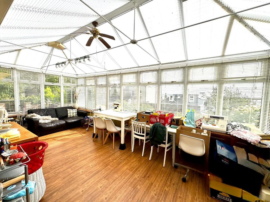 Property photo 3 of 44 Conservatory