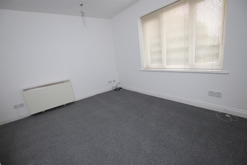 Property photo 2 of 8 Img_0214.Jpg