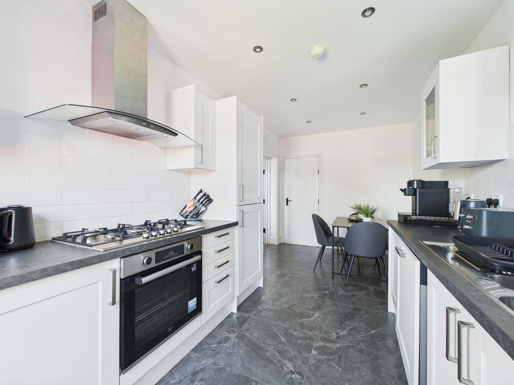 Property photo 3 of 23 Dining Kitchen