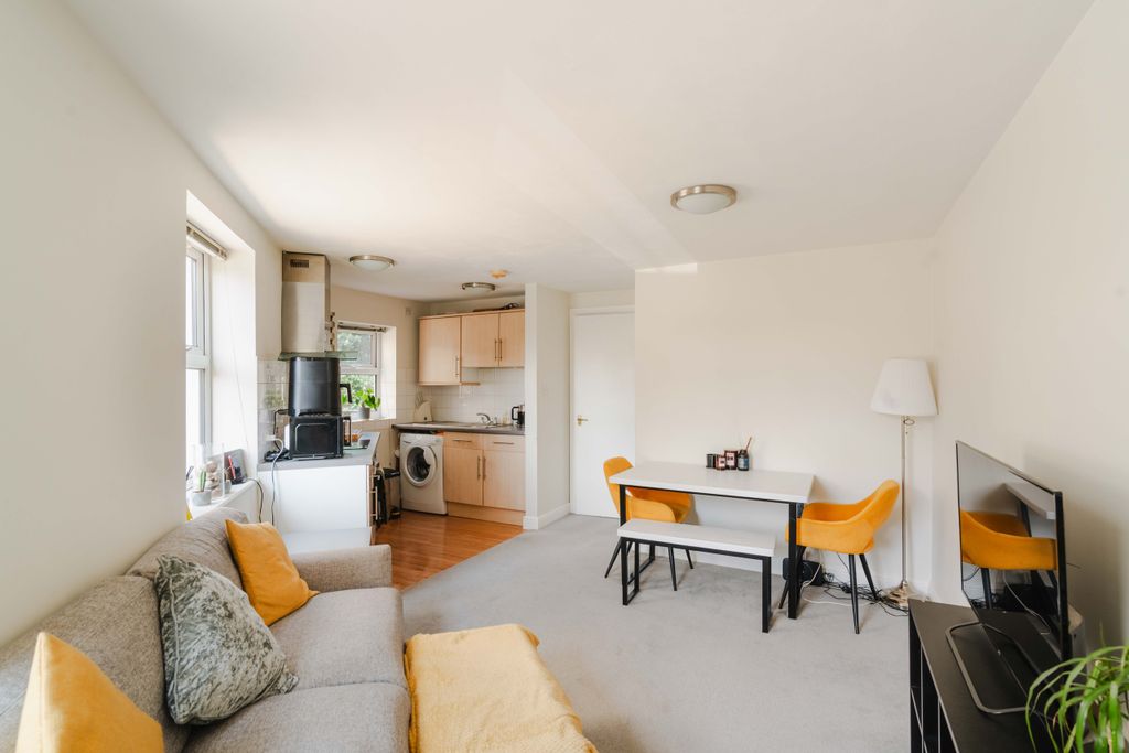 Property photo 1 of 8 8