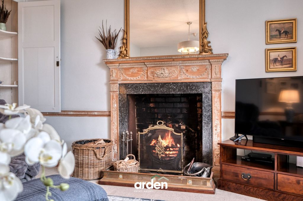 Property photo 2 of 32