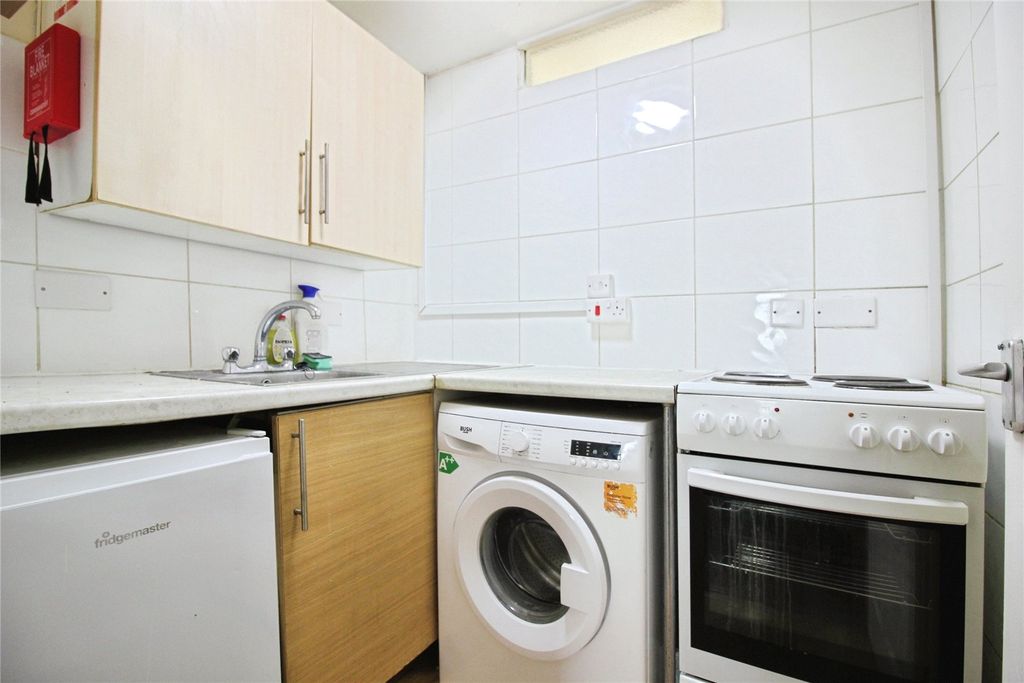Property photo 3 of 6 Picture No. 04