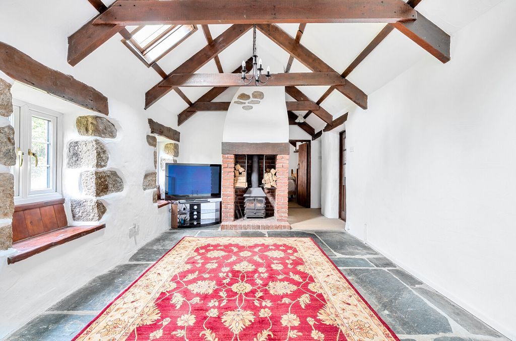 Property photo 2 of 26 1332351-33-6890Eb...