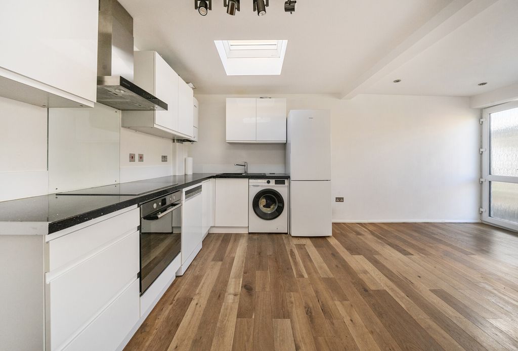 Property photo 3 of 19 1343981-4-68B1B83...