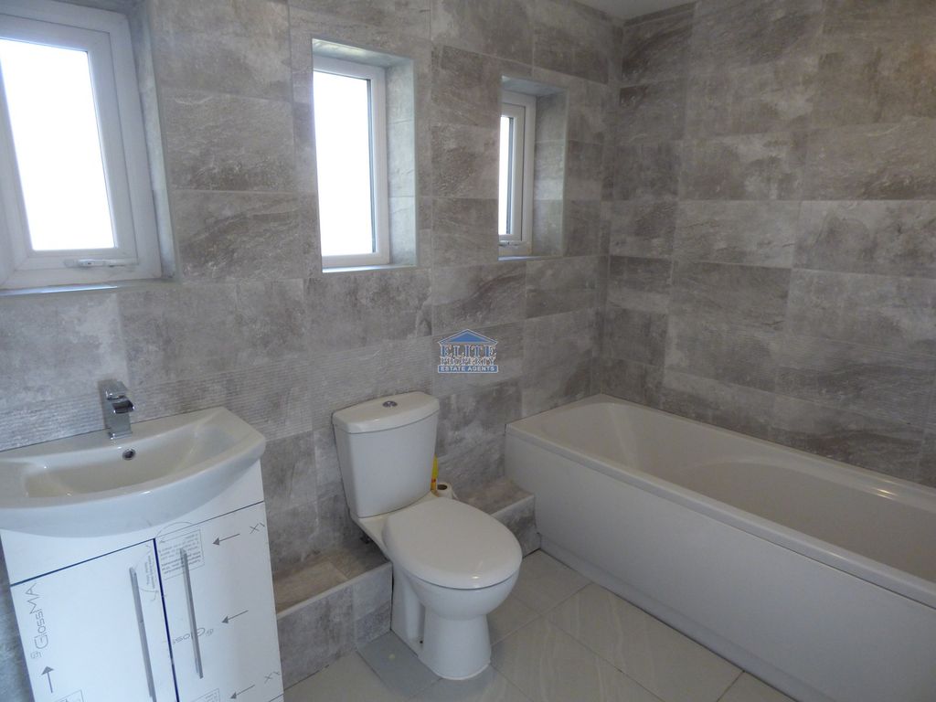 Property photo 3 of 12 Bathroom