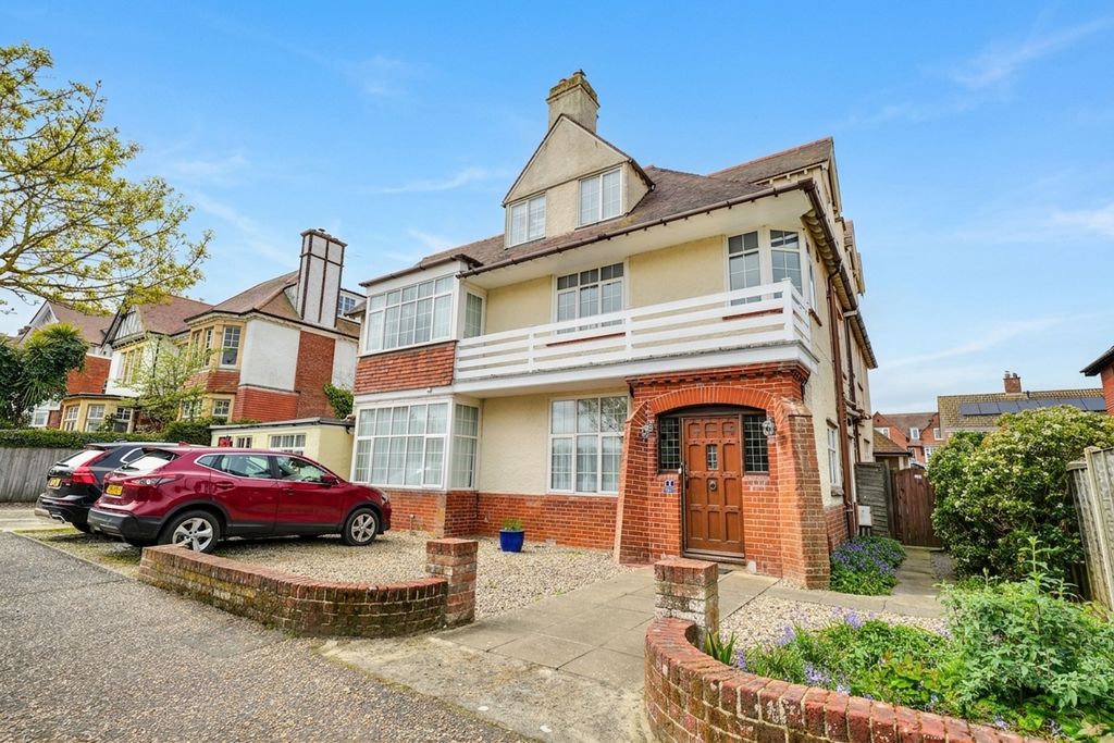 Property photo 1 of 31