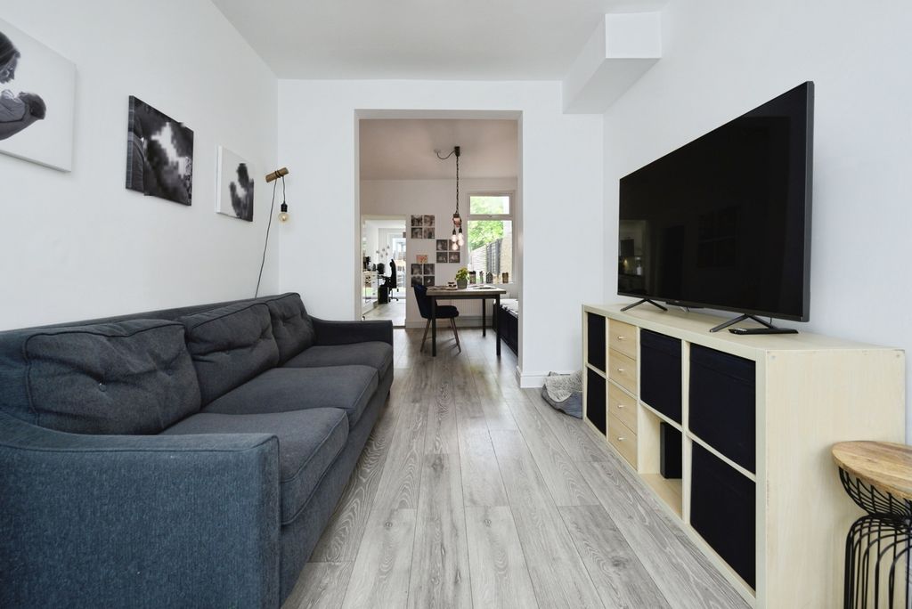 Property photo 3 of 24 Pbox-Img.Jpg