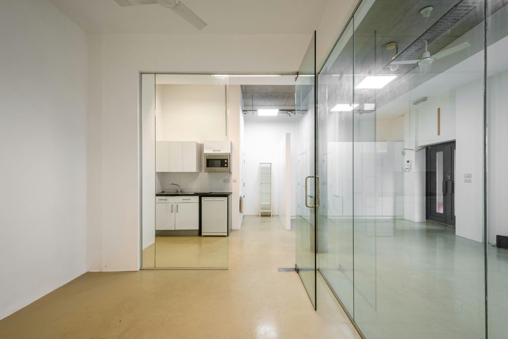 Property photo 3 of 13 North Side Studios 1.06 - Low Res 13.Jpg