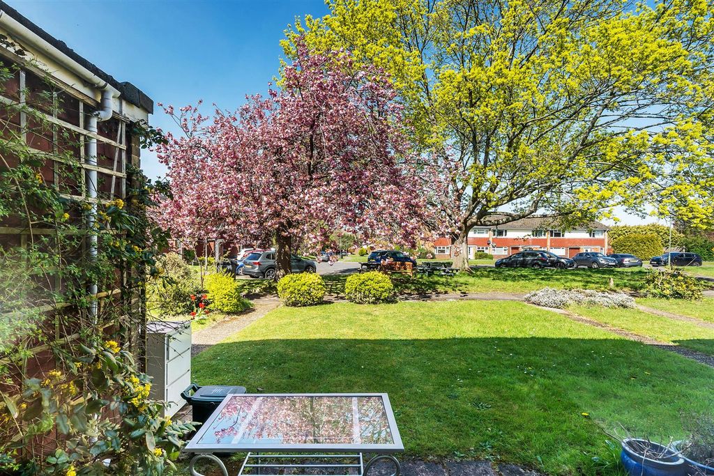 Property photo 1 of 12 5-Moat-Court-1.Jpg