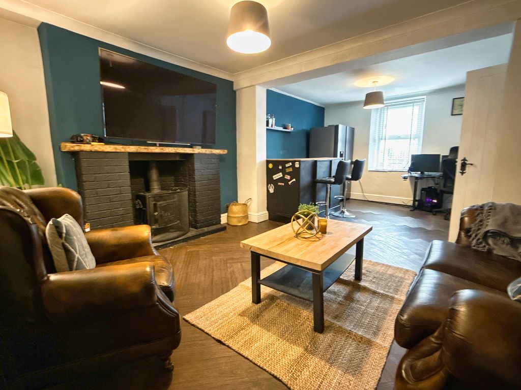 Property photo 3 of 28 Photo 7