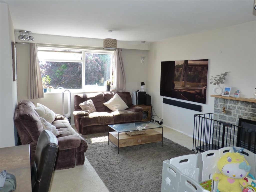 Property photo 2 of 14 Lounge 2.Jpg