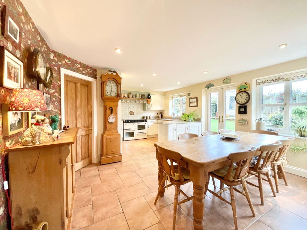 Property photo 2 of 44