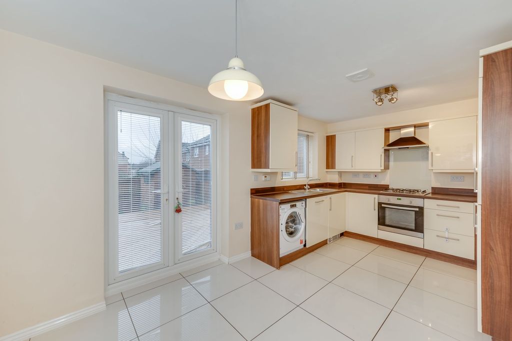 Property photo 2 of 23