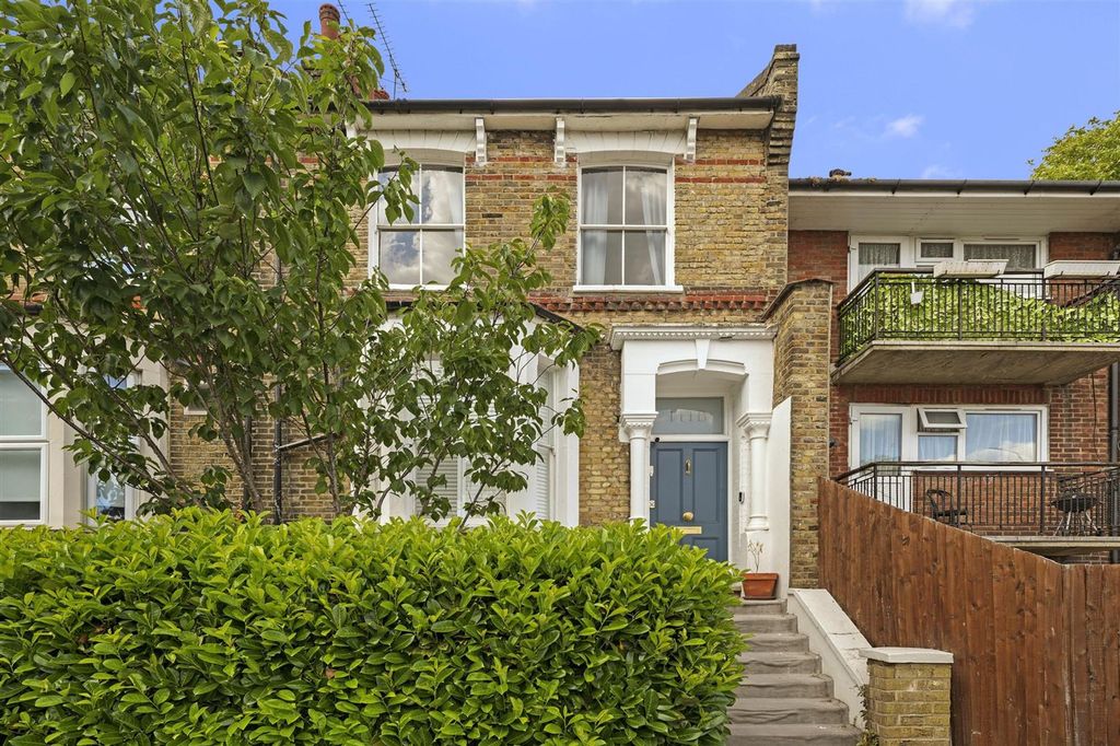 Property photo 1 of 18