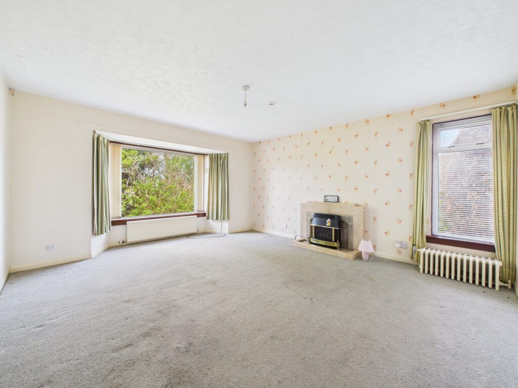 Property photo 2 of 33