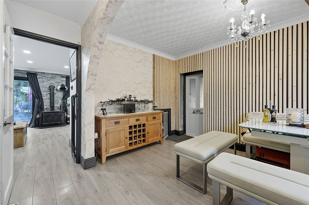 Property photo 3 of 14 Dining Room