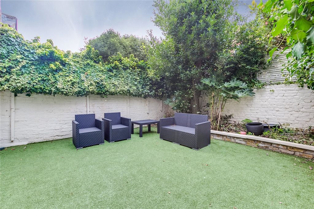 Property photo 3 of 8