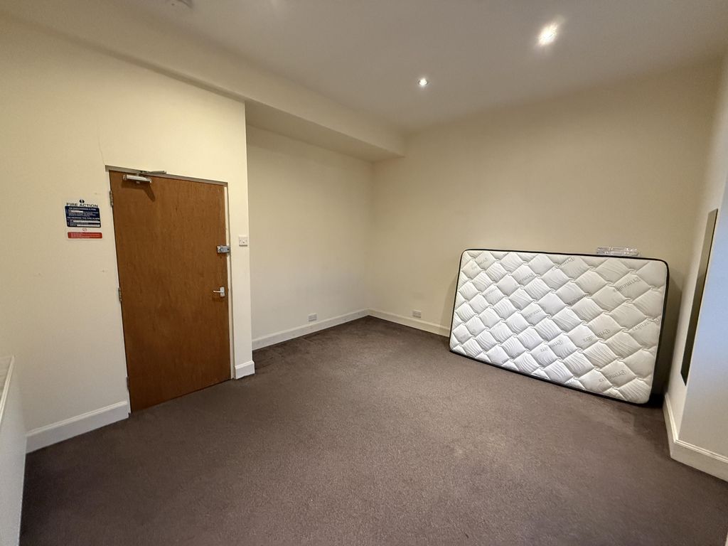 Property photo 3 of 33