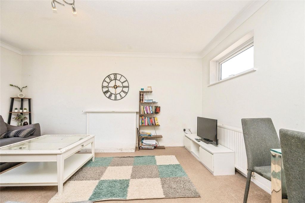 Property photo 3 of 15 Living Room