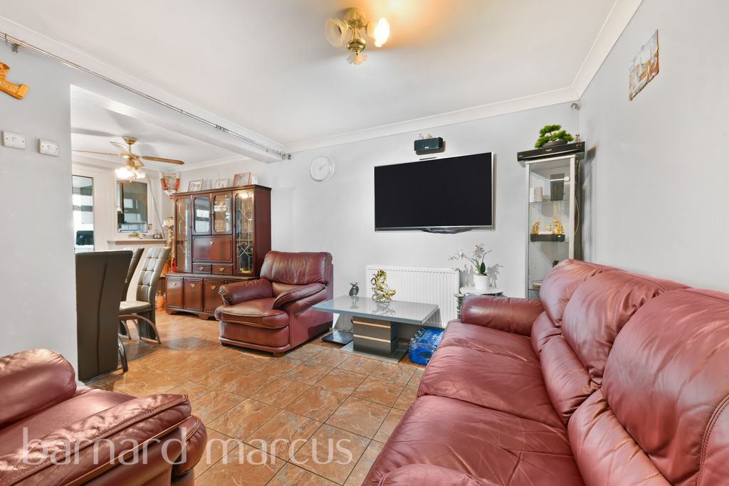 Property photo 2 of 8 Reception Room