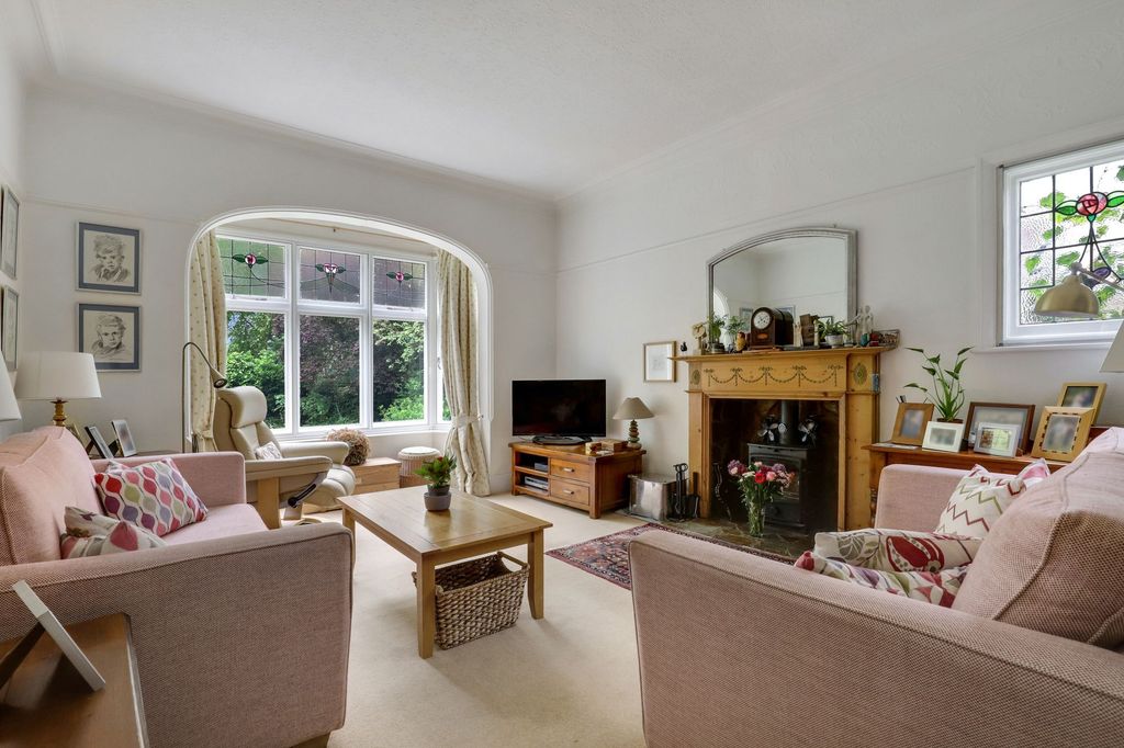 Property photo 2 of 33