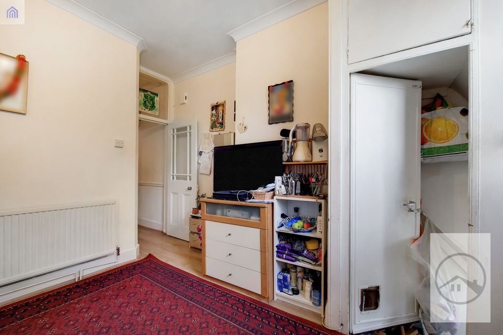 Property photo 2 of 8