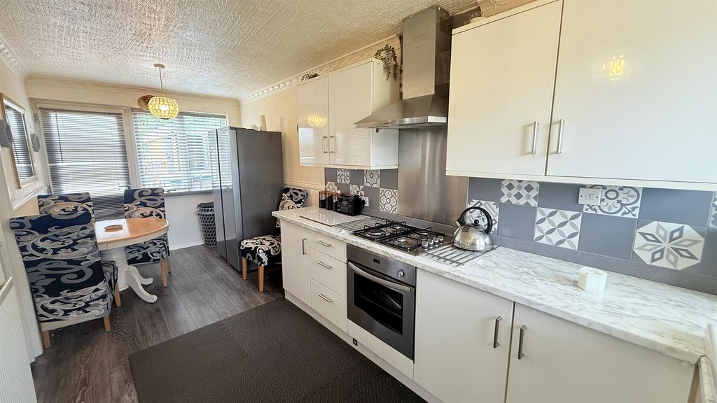 Property photo 2 of 19 Kitchen/Diner