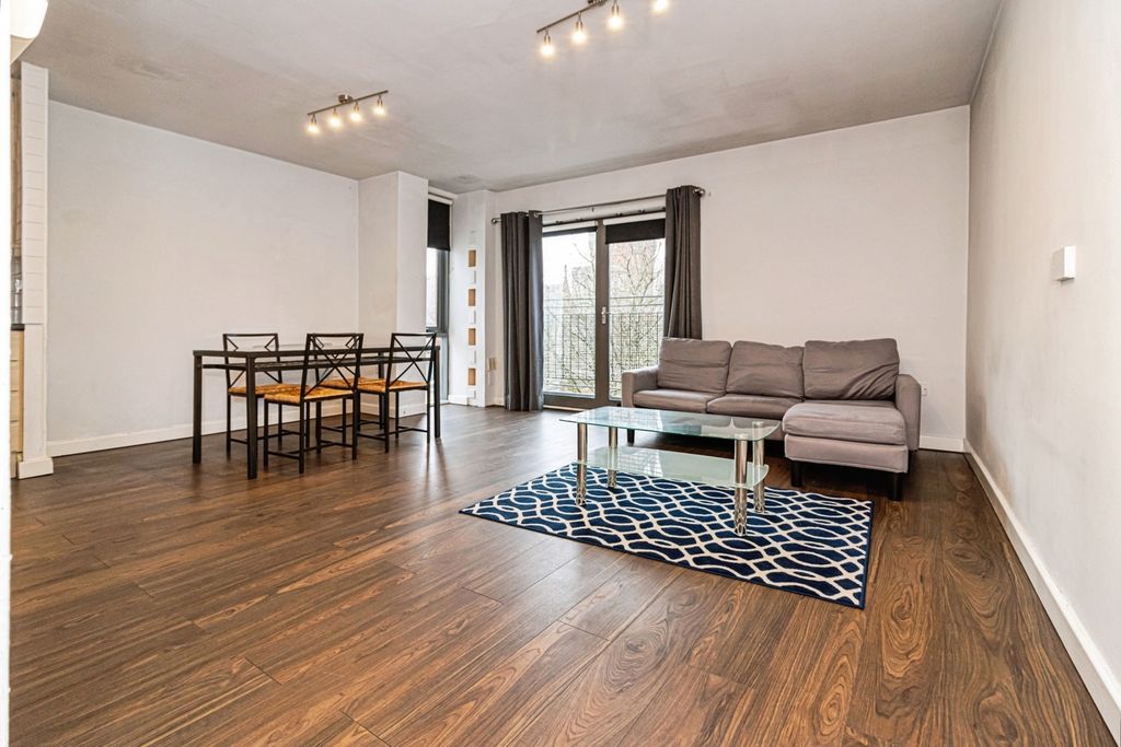 Property photo 2 of 8 Photo